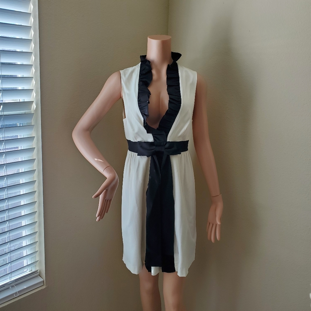 Alice + Olivia Plunge Ruffle Cocktail Dress